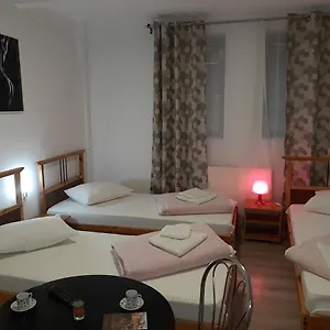 https://carol-51-hostel.bucharesthotelsnow.com